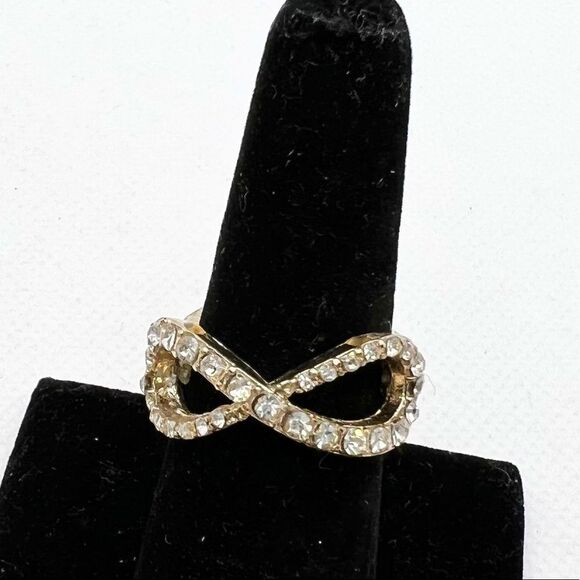 🍭4/$20 Rhinestone studded infinity stretch ring - Picture 1 of 4